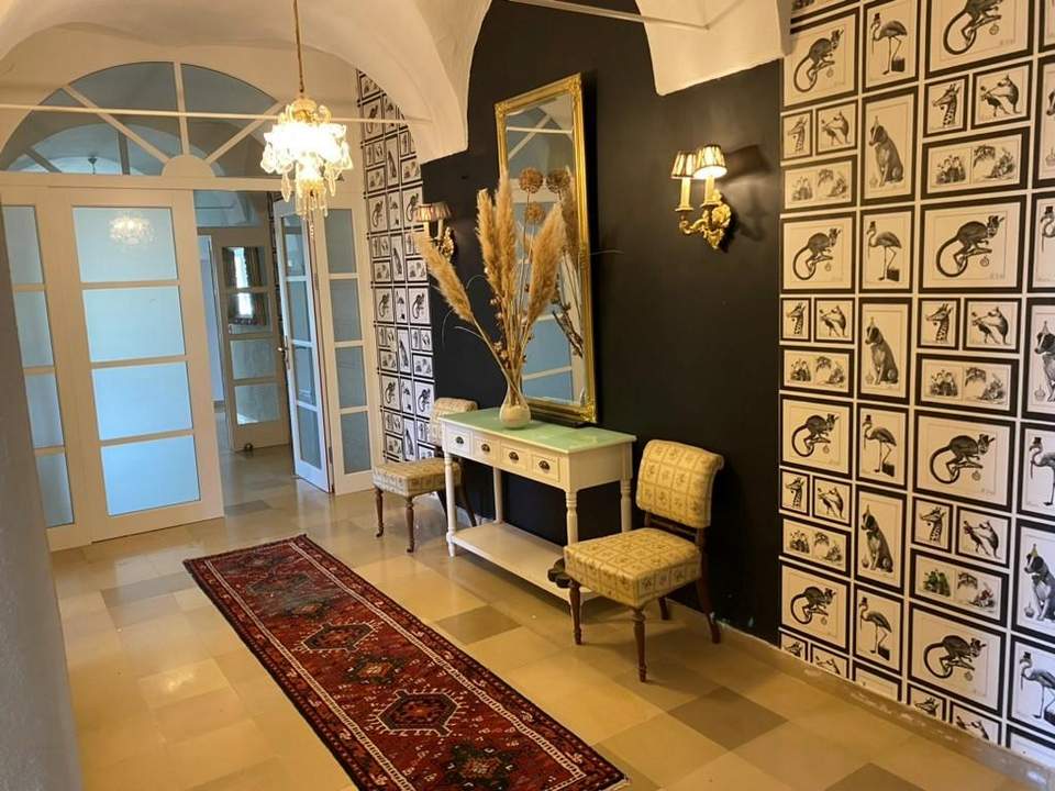 Wohnen mit Geschichte: 250 m² in charmanter Villa