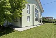 Stilvoll in Bestlage! Großzügiges Wohnhaus mit schönem Garten