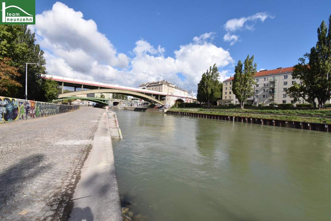 Stadtwohnung in Bestlage: direkt bei der Urania, Wien Mitte und Prater - 2.Zimmer mit Donaukanal-Blick