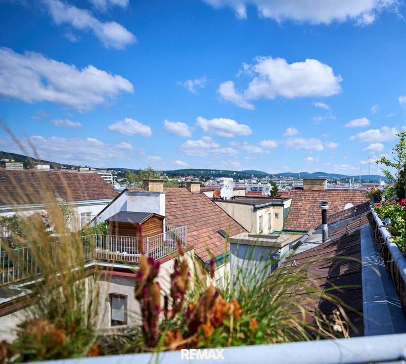 "Dachgeschoss-Maisonette mit Terrasse &amp; Fernblick | Wohnen auf 2 Ebenen am Fuße des Wilhelminenberg"