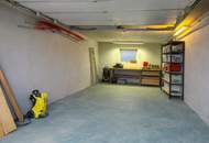 SCHÖNES FAMILIENHAUS IN SONNIGER LAGE MIT POOL UND GARAGE