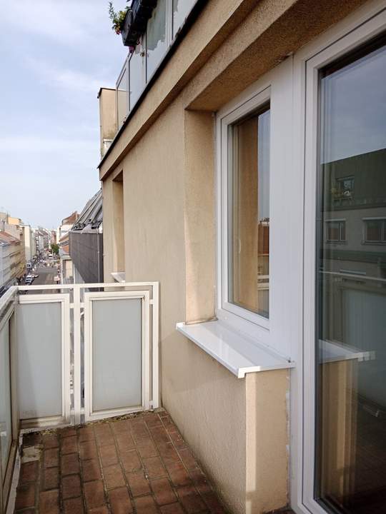 5Zi.Wohnung m. Balkon 6. Liftstock Reumannpl.