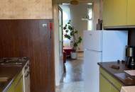 WUNDERBARES HAUS, BESTE LAGE! Letzter Altbaustock mit Lift! Wohnung mit Sanierungsbedarf!