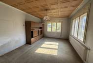 Sanierungsbedürftiges Wohnhaus mit großem Grundstück