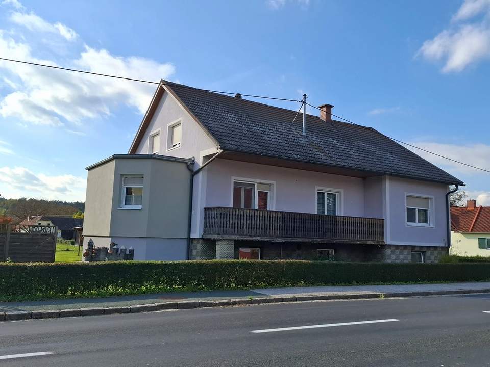 Einfamilienhaus mit neuer Pelletsheizung, Einliegerwohnung und Pool (Provisionsfrei)