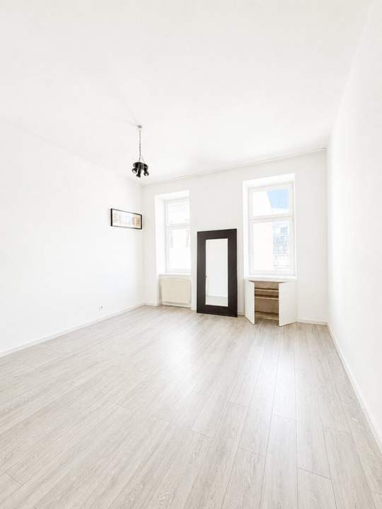 Altbauwohnung mit Entwicklungspotenzial in urbaner Ruhelage