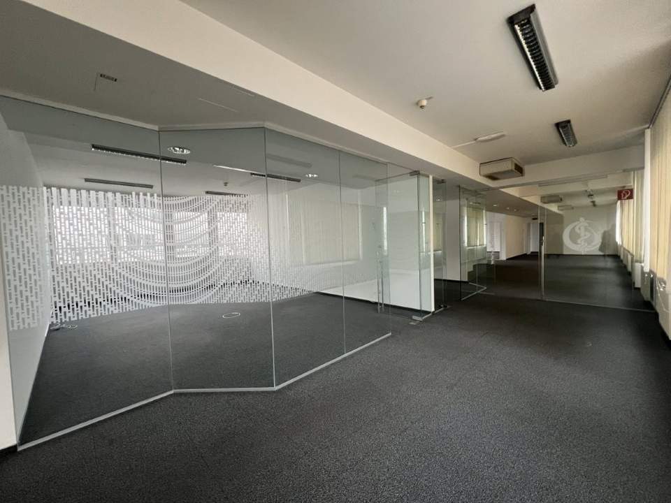 Preisgünstiges Büro mit Terrasse zu mieten