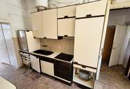 Sanierungsbedürftige 3 Zimmer Altbauwohnung in guter Lage zu verkaufen !