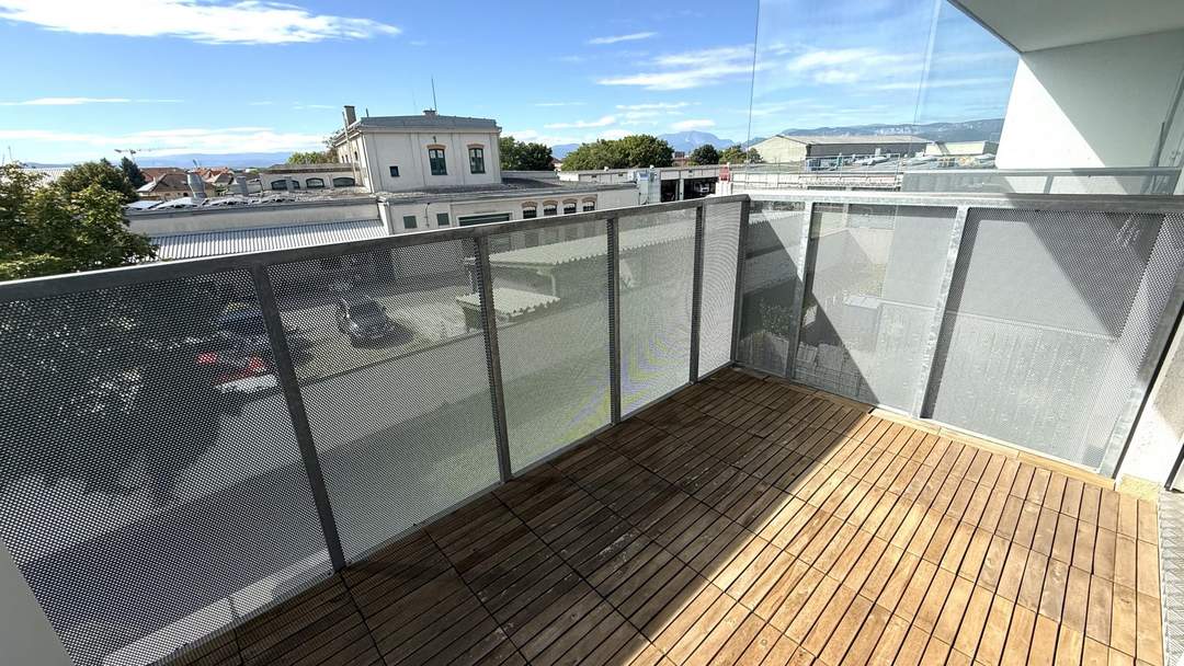 Günstige DG-Neubauwohnung mit 10m² großer TERRASSE nahe Akademiepark