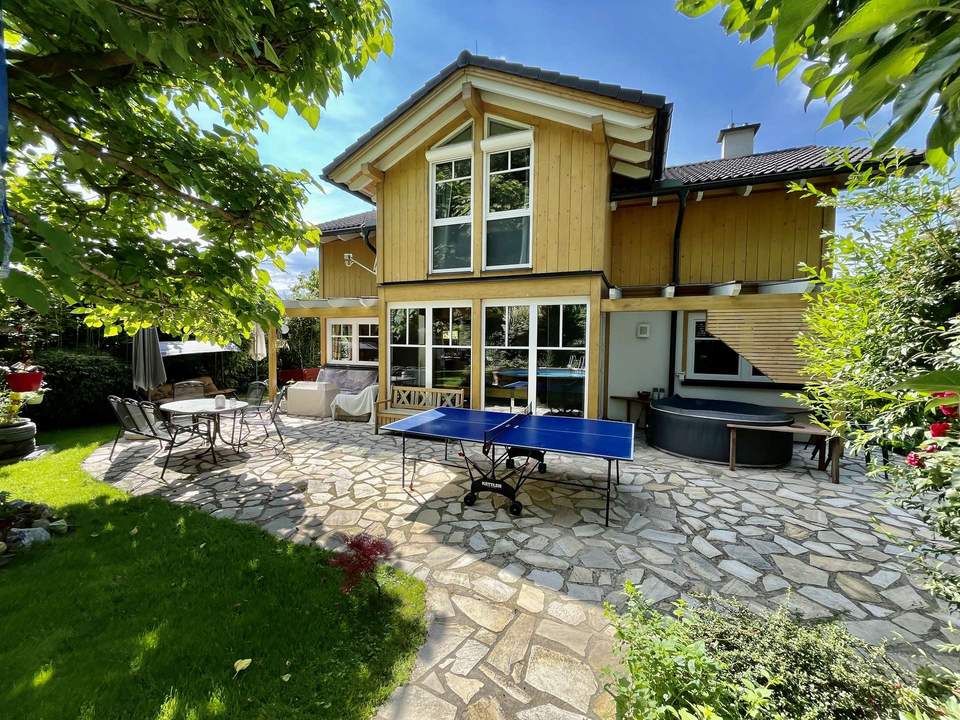 Traumhaftes Einfamilienhaus in ruhiger Hanglage mit 1.342 m² Grundstück, Pool & eigenem Waldstück