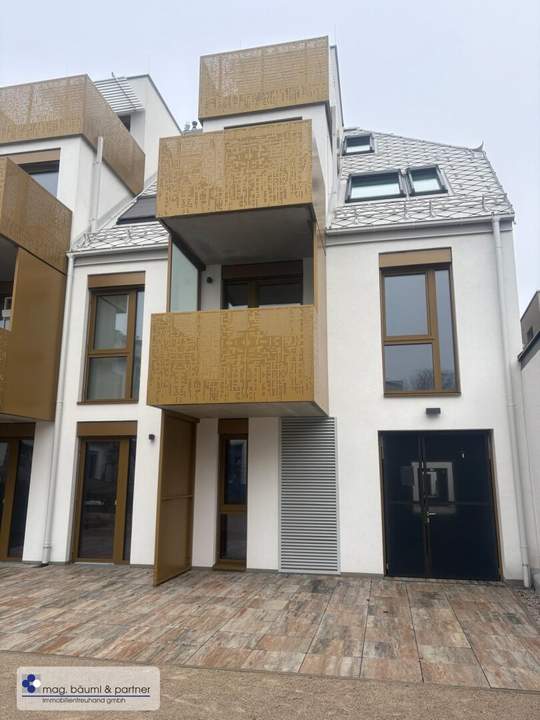 Erstbezug - Studio mit grossem Balkon