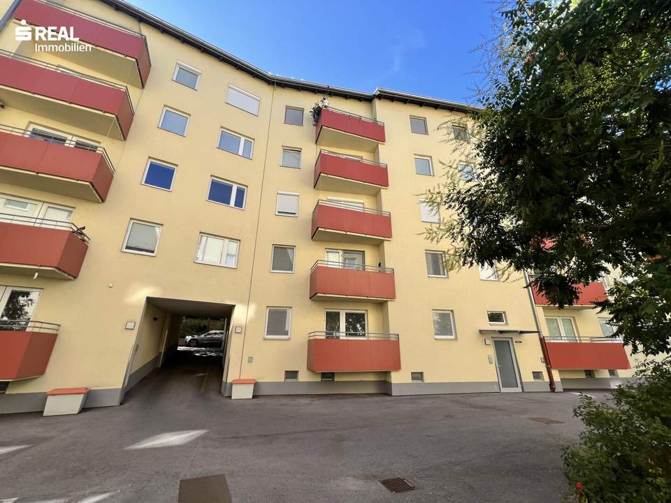 Charmante 2-Zimmer-Wohnung mit Balkon – nur € 880,- Miete
