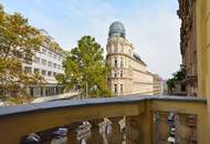 Großzügige Altbauwohnung mit kleinem Balkon in repräsentativen Stilaltbau