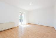 Einfamilienhaus mit großem Grundstück und Nebengebäuden