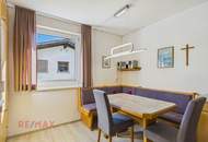 Wohnqualität und Raumvielfalt – gepflegtes Zweifamilienhaus mit Gartenidylle