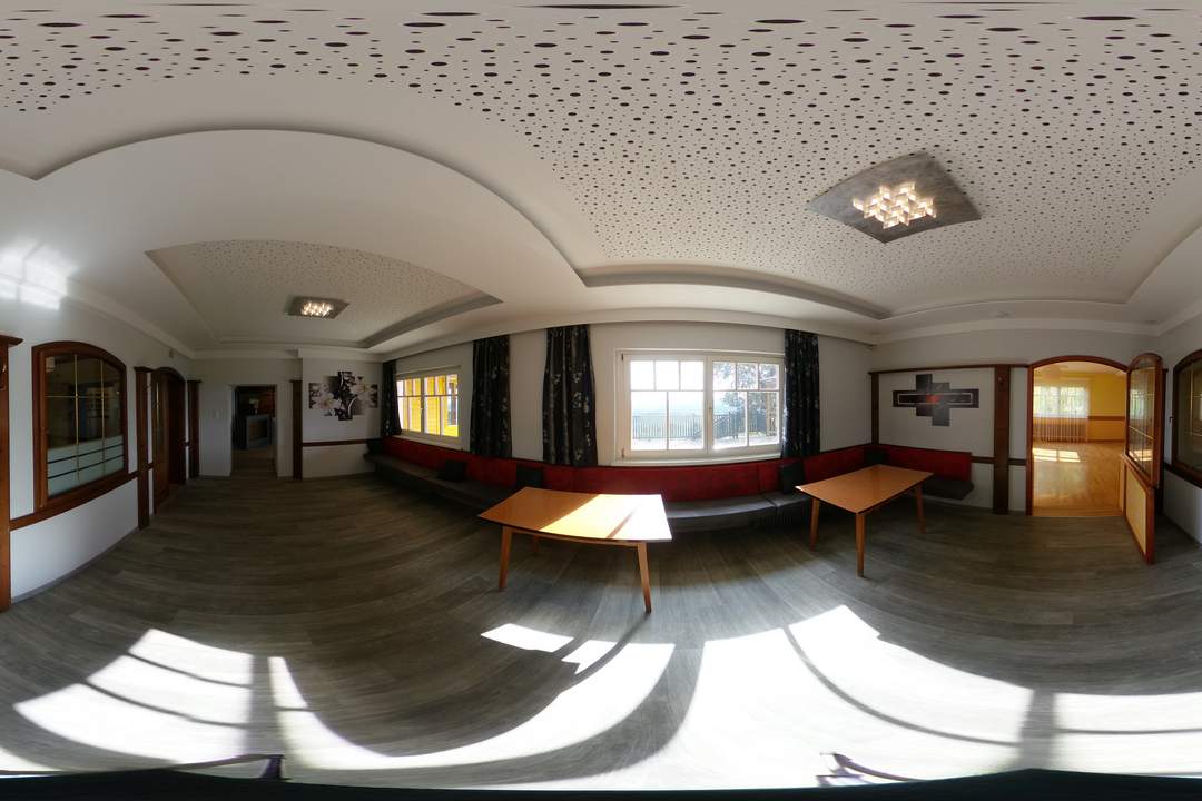 Geschäftslokal für Catering, Altersheim, Gasthaus, und anderen vielseitigen Möglichkeiten.