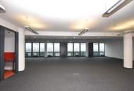 Shop Ecke Stromstraße/Wehlistraße mit viel Glasfront