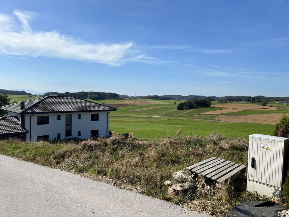 Vollaufgeschlossener Baugrund in Kirchberg bei Mattighofen – 722 m², lastenfrei, ohne Bauzwang
