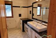 Großzügige 4 Zimmer DG-Wohnung mit Südbalkon &amp; Garage!