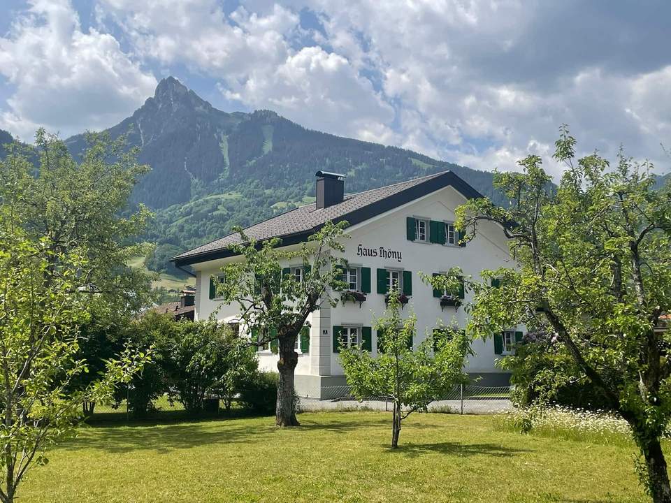Refugium im Herzen von Schruns – historisches Anwesen mit eigenem Chalet