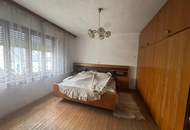 Sanierungsbedürftiges Einfamilienhaus mit viel Potenzial in ruhiger Siedlungslage in Kemeten