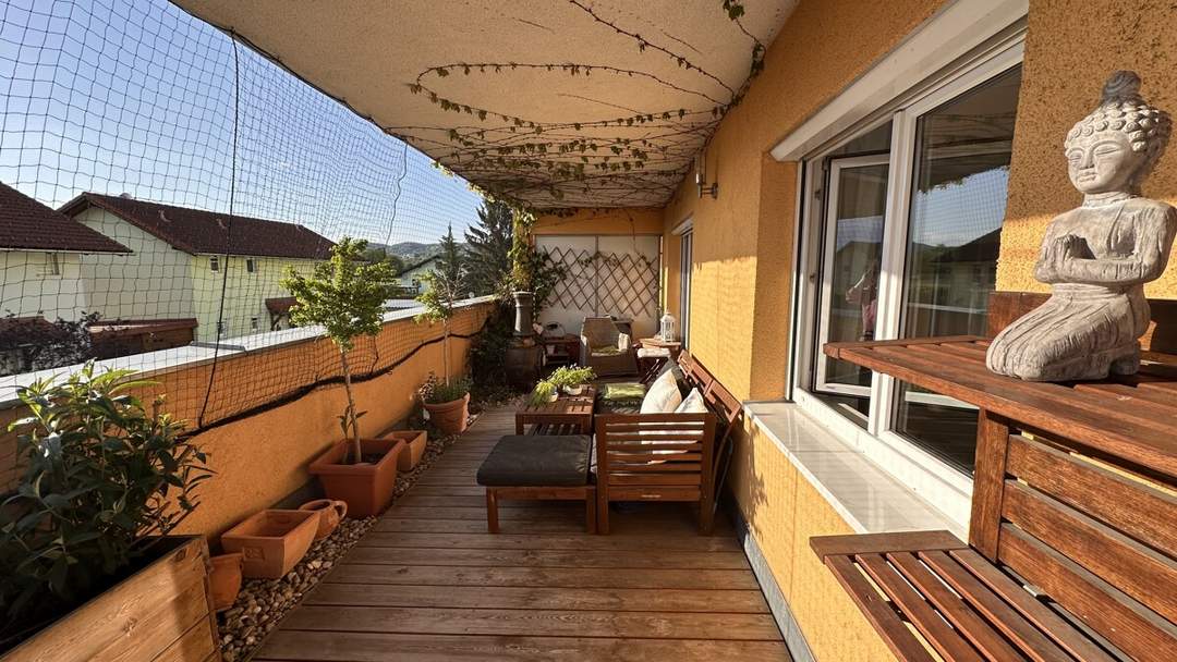 Neuwertige Wohnung mit guter Aufteilung - 2 Carports - ein Raum mit extra Zugang für (Home)Office!