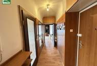 Zentral im Zehnten - Helle Wohnung am Reumannplatz mit Weitblick im 5. OG ! WG-geeignet!