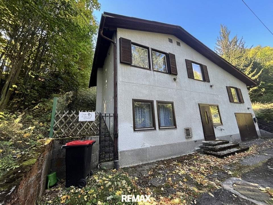 Wohnen wo Ruhe und Lebensqualität zu Hause sind! Einfamilienhaus mit viel Potenzial!