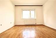 Erdgeschoss-3-Raum-Eigentumswohnung mit Balkon und 148 m² Eigengarten an der Stadtgrenze zu Steyr