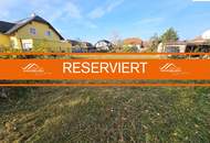 Großzügiges Baugrundstück in ruhiger Siedlungslage - Wohnen mit Lebensqualität !