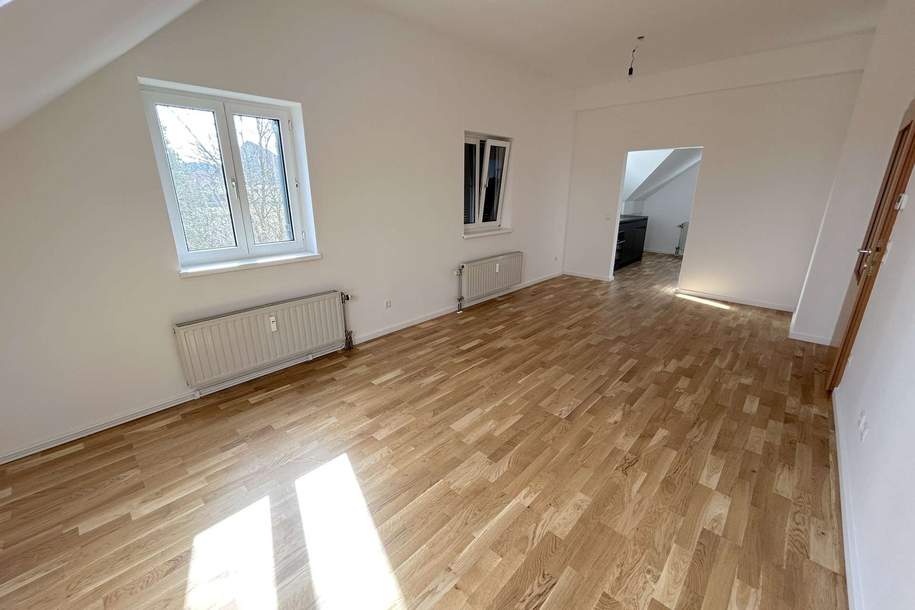 Geräumige 2-Zimmer-Dachgeschosswohnung in Fürstenfeld zu vermieten!, Wohnung-miete, 613,76,€, 8280 Hartberg-Fürstenfeld