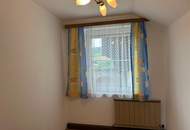 Einfamilienhaus mit Nebengebäuden