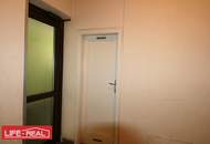 Praxis- & Bürofläche mit Top-Infrastruktur in Linz-Kleinmünchen, incl. drei Lagergaragen