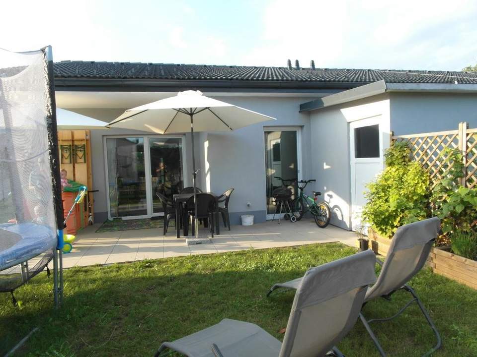 Ruhig gelegene Wohnung im Reihenhaus mit Terrasse und Garten