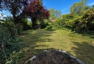 Sonniger Garten mit zwei Terrassen – Endreihenhaus in Grünlage