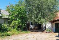 Haus mit schönem Innenhof und viel Potential, sanierungsbedürftig