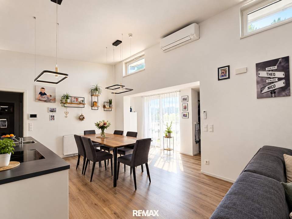 Attraktive Wohnung mit Dachterrasse & gemeinschaftlichem Privatgarten mit Pool