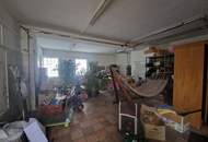 WOHN- UND GESCHÄFTSHAUS ALS GROSSZÜGIGES LANDHAUS MIT GESCHLOSSENEM INNENHOF, WERKSTATT, BÄCKEREI, KAFFEEHAUS UND NEBENGEBÄUDEN