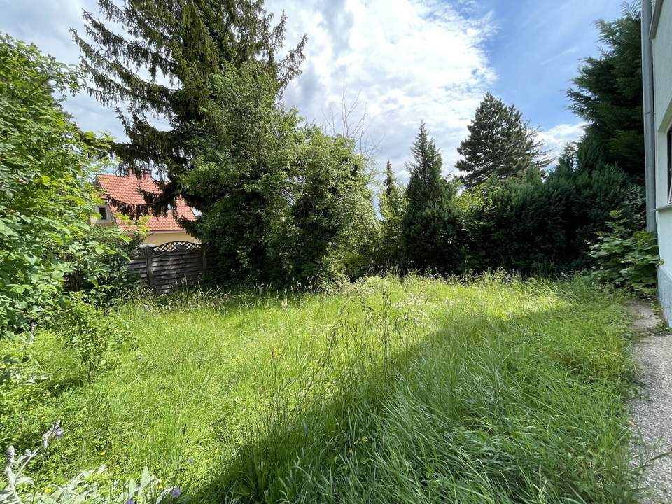 Sanierungsbedürftiges Einfamilienhaus mit Garten und Garagenstellplatz sucht neue*n Eigentümer*in!