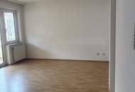 2 Zimmerwohnung, Küche getrennt und Balkon