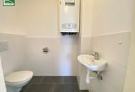 Moderne Dachgeschosswohnung mit großer Terrasse nahe Arthaberplatz in ruhiger Seitengasse! Hohe Decken und Traumbad mit Fenster