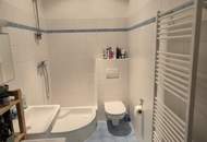 SCHÖNE RENOVIERTE ALTBAUWOHNUNG