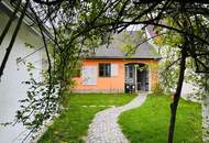 "Zwei Häuser, ein Paradies – Traumhaftes Anwesen mit Naturgarten und Pool"