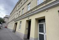 Zinshaus mit bewilligten Dachgeschossausbau (Aufstockung von ca. 900 m²)