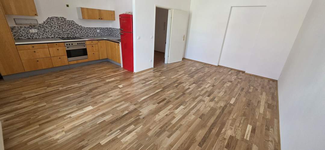 Helle und ruhige Wohnung im 2.Liftstock - neu saniert