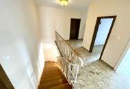 Sehr gepflegtes Ein- bis Zweifamilienhaus mit großem Garten und Doppelgarage!