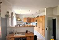 Anleger aufgepasst: gepflegtes Zweifamilienhaus auf großem Grundstück