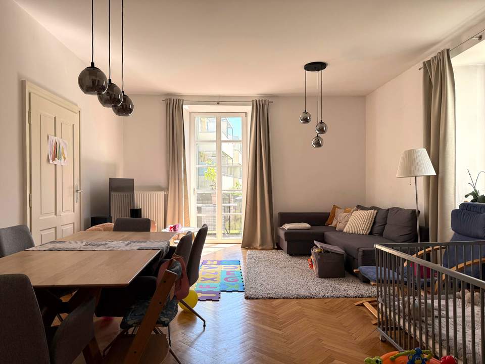 Schöne 3-Zimmer-Altbauwohnung mit Balkon
