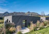 Architektenvilla mit Pool und unverbaubarer Aussicht