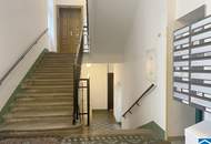 Sanierungsbedürftige Wohnung in Top-Lage in 1080 Wien